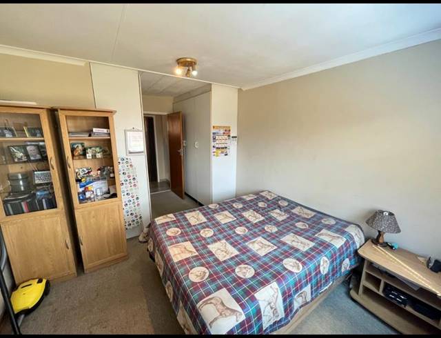 3 BEDROOM TOWNHOUSE FOR SALE IN HELIKONPARK